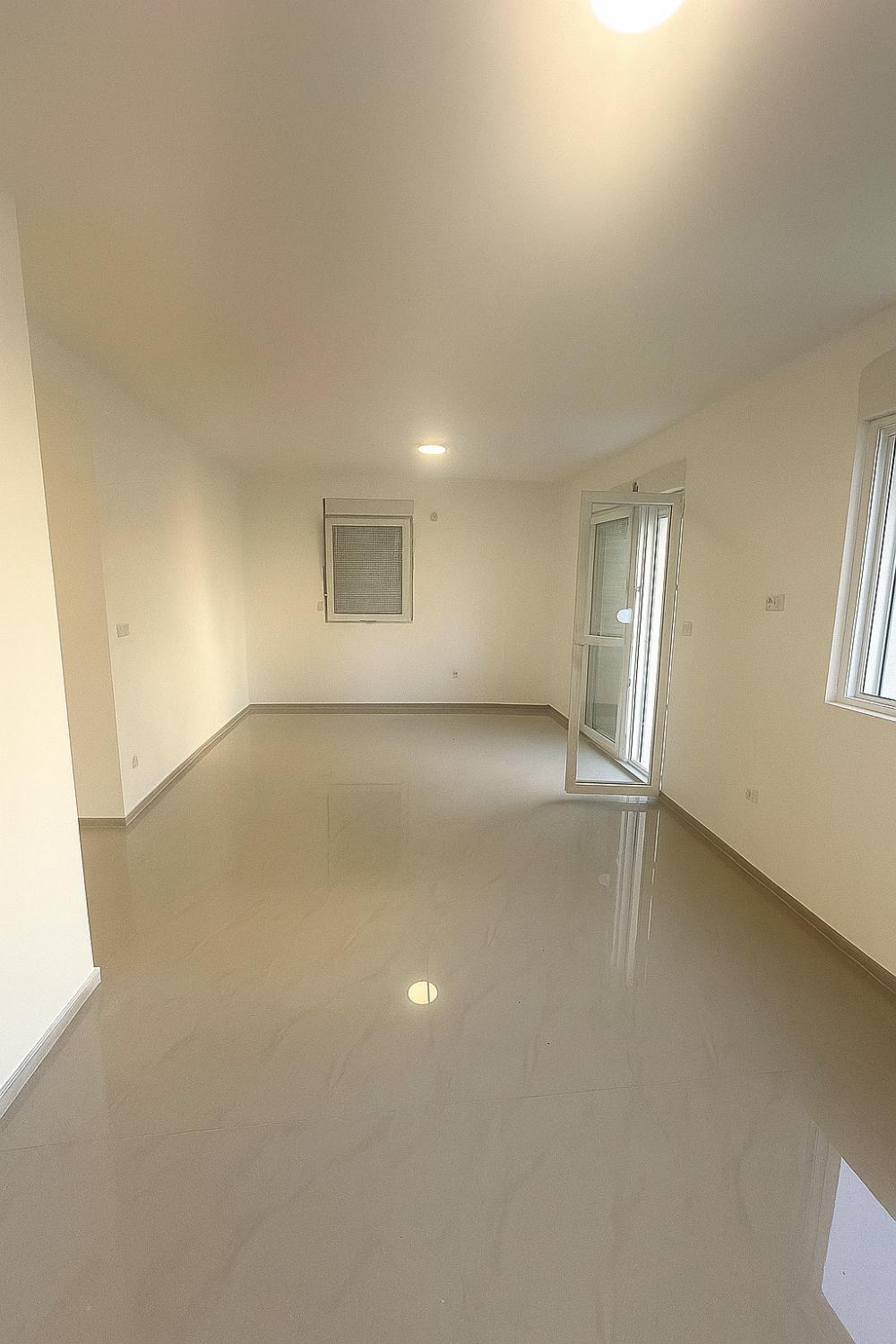 Stan na prodaju u Beogradu, Borča, trosoban, 92m2, cena 170200 evra