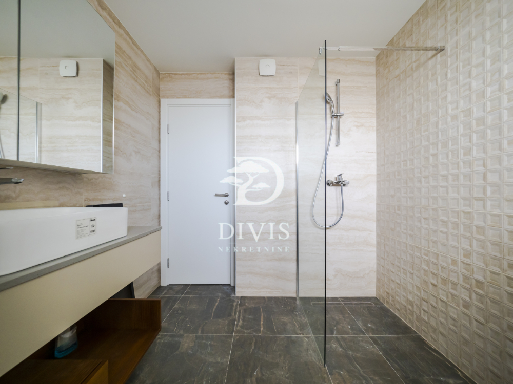 Stan na prodaju u Beogradu, Rakovica,Vidikovac, cetvorosoban, 110m2, cena 340000 evra