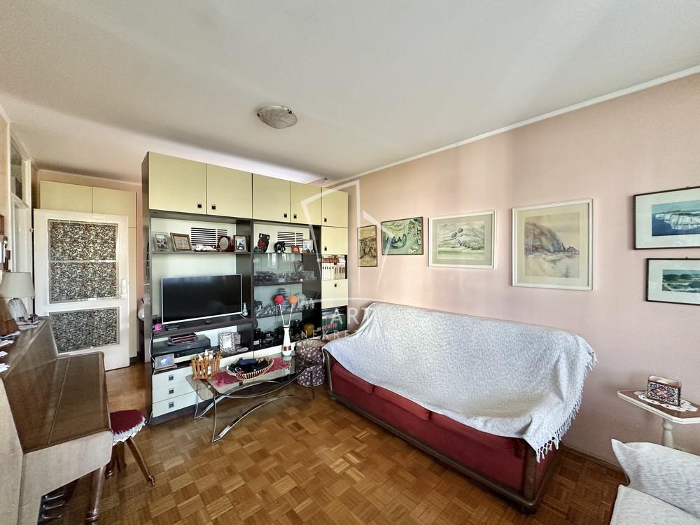 Stan na prodaju u Beogradu, Novi Beograd blok 62, dvoiposoban, 74m2, cena 245800 evra