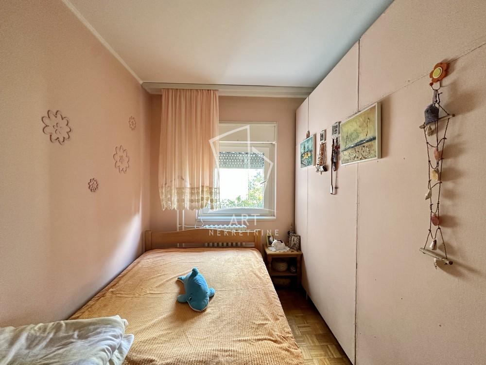 Stan na prodaju u Beogradu, Novi Beograd blok 62, dvoiposoban, 74m2, cena 245800 evra