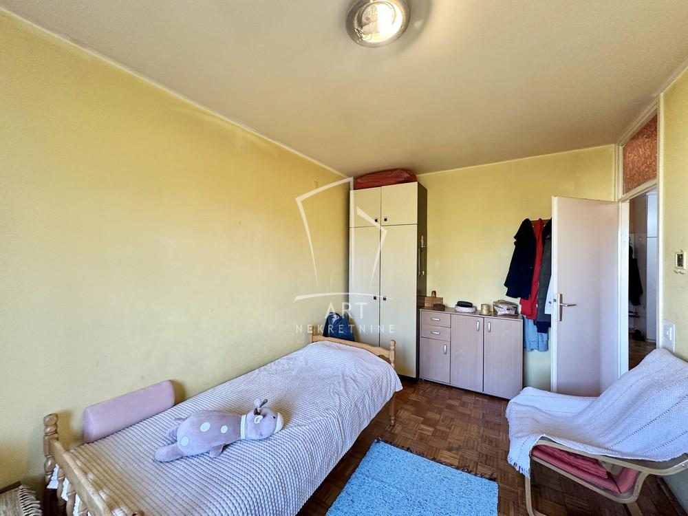 Stan na prodaju u Beogradu, Novi Beograd blok 62, dvoiposoban, 74m2, cena 245800 evra