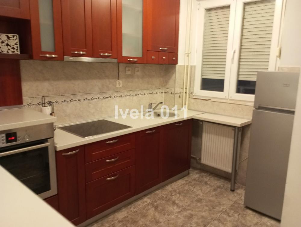 Stan na prodaju u Beogradu, Đeram pijaca, trosoban, 85m2, cena 295000 evra