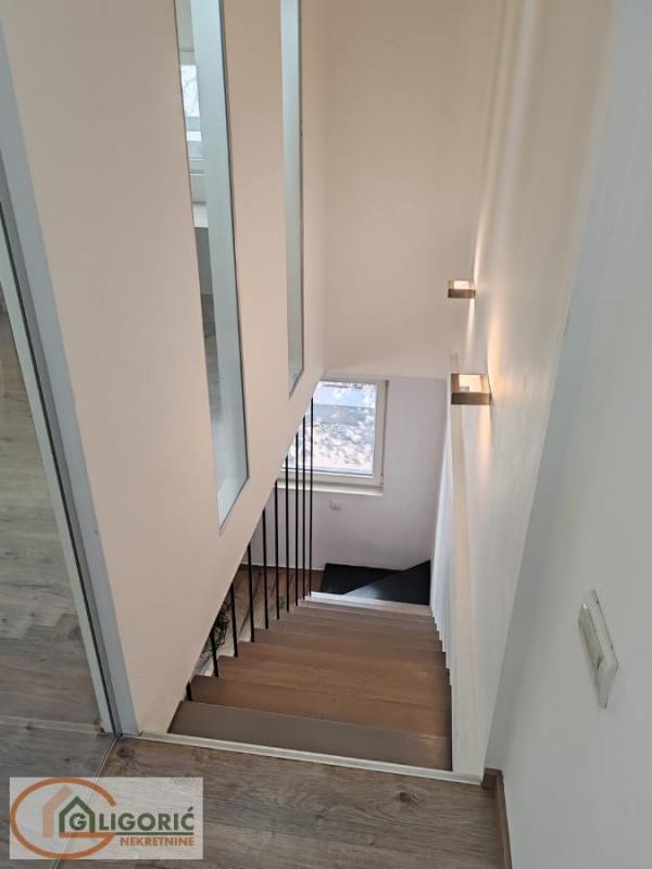 Stan na prodaju u Beogradu, Profesorska kolonija, trosoban, 72m2, cena 250000 evra