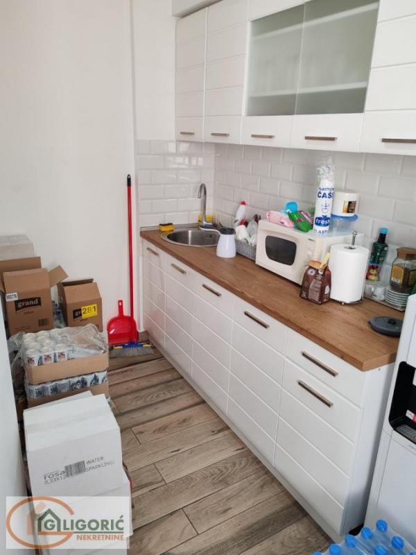 Stan na prodaju u Beogradu, Profesorska kolonija, trosoban, 72m2, cena 250000 evra