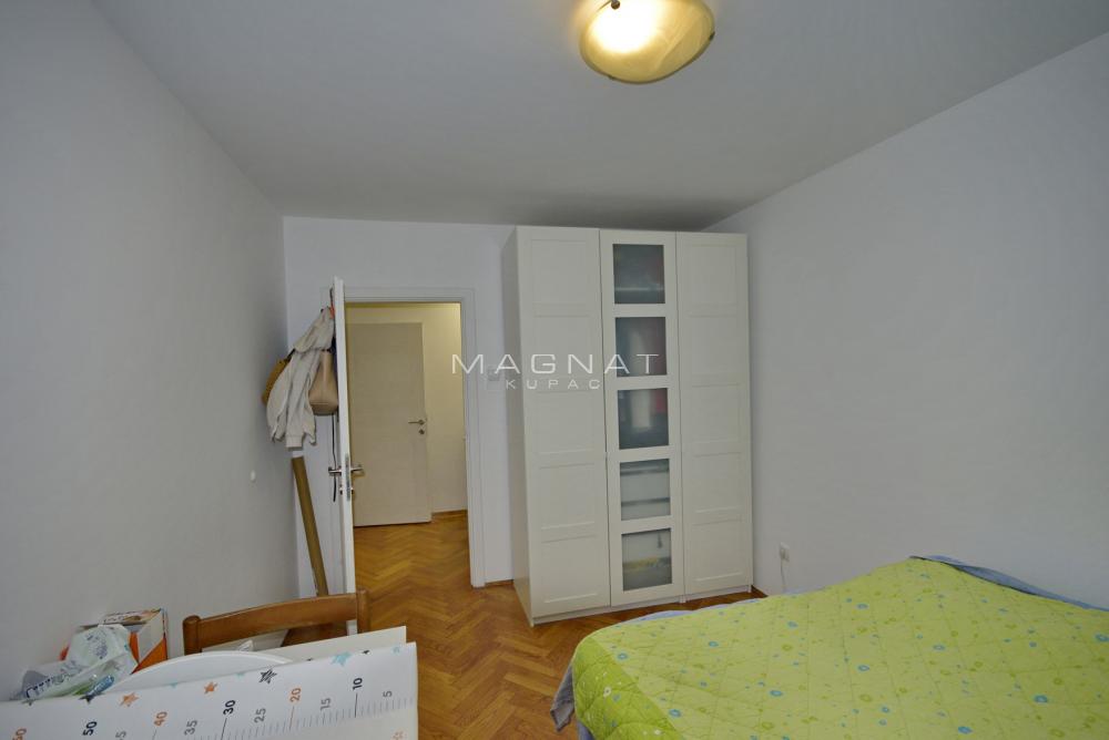 Stan na prodaju u Beogradu, Novi Beograd, dvosoban, 60m2, cena 215000 evra