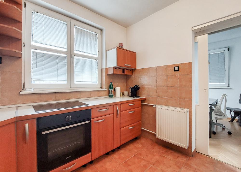 Stan na prodaju u Beogradu, Botanička bašta, trosoban, 88m2, cena 295000 evra