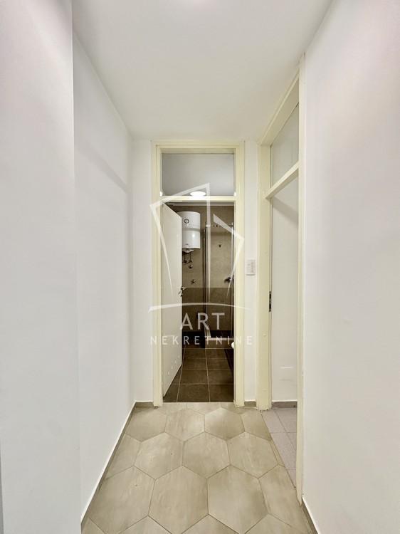 Stan na prodaju u Beogradu, Novi Beograd blok 34 (Studentski grad), jednoiposoban, 38m2, cena 155000 evra