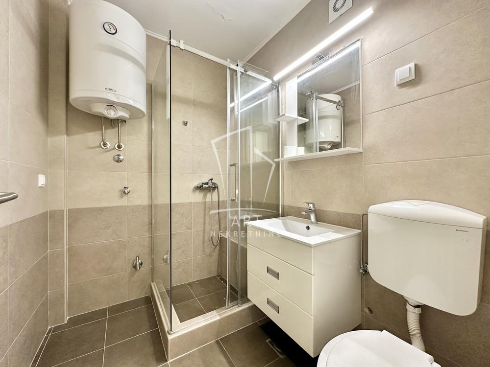 Stan na prodaju u Beogradu, Novi Beograd blok 34 (Studentski grad), jednoiposoban, 38m2, cena 155000 evra