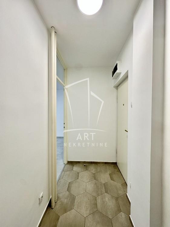 Stan na prodaju u Beogradu, Novi Beograd blok 34 (Studentski grad), jednoiposoban, 38m2, cena 155000 evra