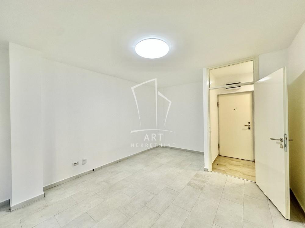 Stan na prodaju u Beogradu, Novi Beograd blok 34 (Studentski grad), jednoiposoban, 38m2, cena 155000 evra