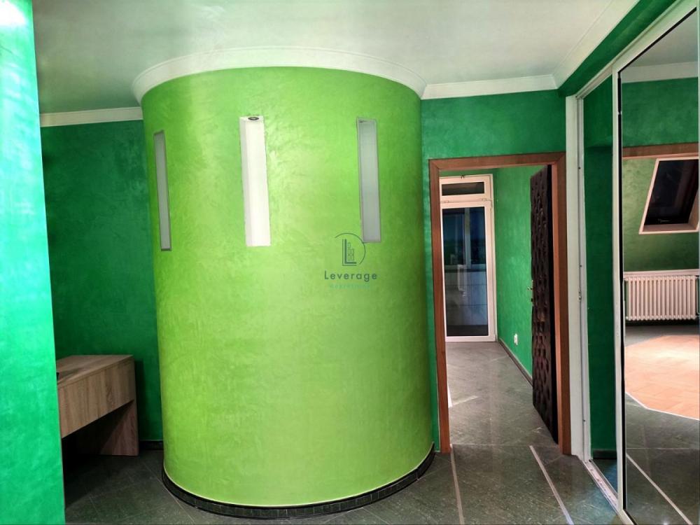 Stan na prodaju u Beogradu, Vračar (Hram), troiposoban, 60m2, cena 236000 evra