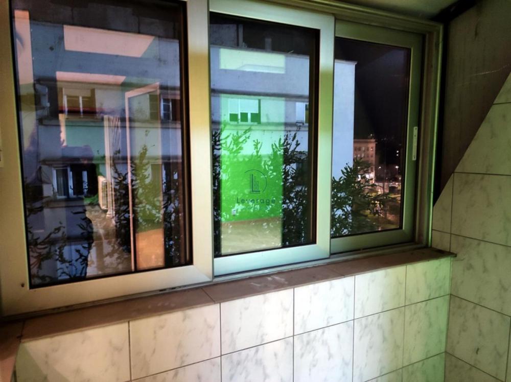 Stan na prodaju u Beogradu, Vračar (Hram), troiposoban, 60m2, cena 236000 evra