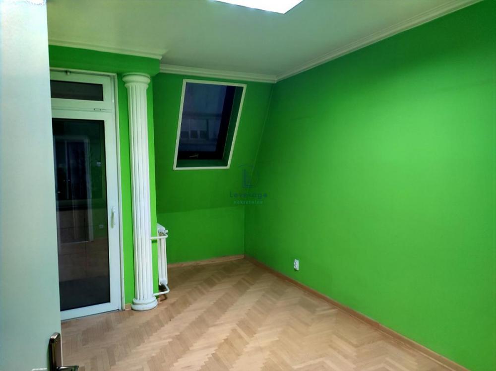 Stan na prodaju u Beogradu, Vračar (Hram), troiposoban, 60m2, cena 236000 evra