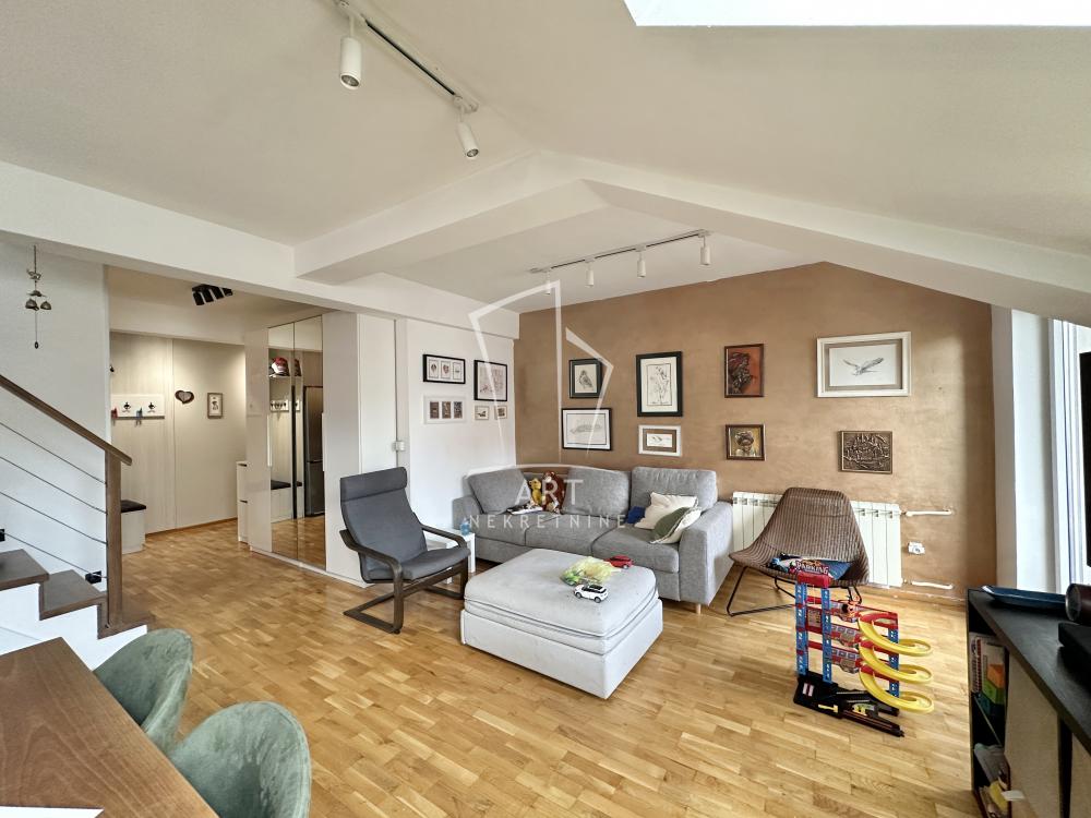 Stan na prodaju u Beogradu, Voždovac, cetvorosoban, 93m2, cena 259000 evra