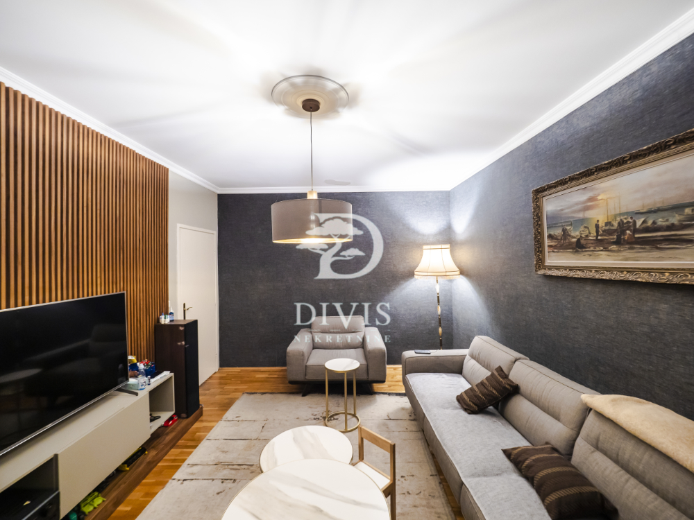 Stan na prodaju u Beogradu, Vračar,Crveni Krst, cetvorosoban, 89m2, cena 350000 evra