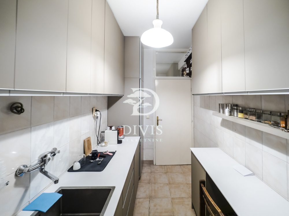 Stan na prodaju u Beogradu, Vračar,Crveni Krst, cetvorosoban, 89m2, cena 350000 evra