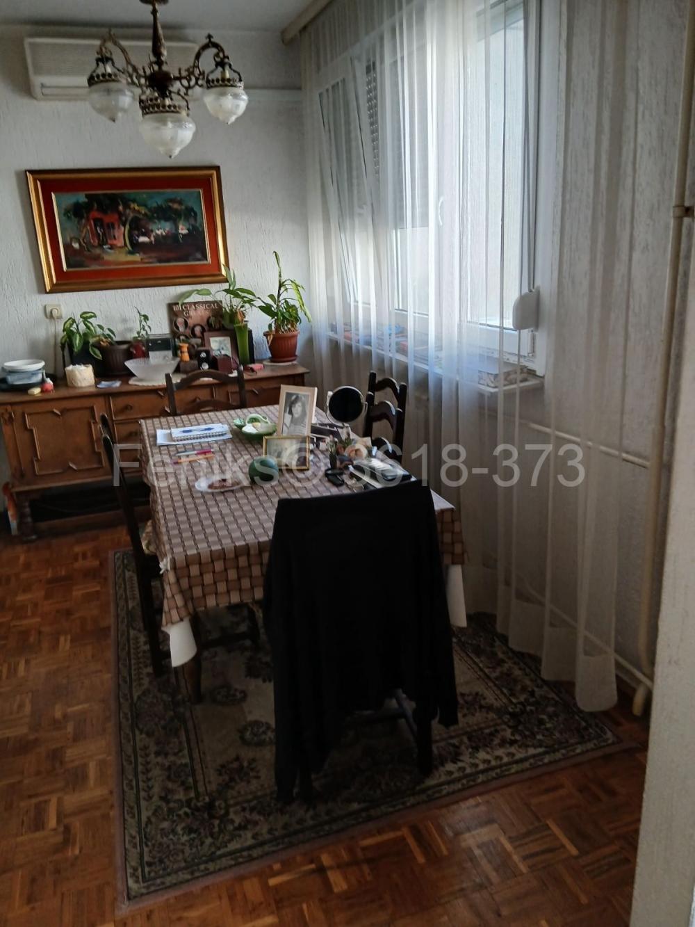 Stan na prodaju u Beogradu, trosoban, 89m2, cena 280000 evra