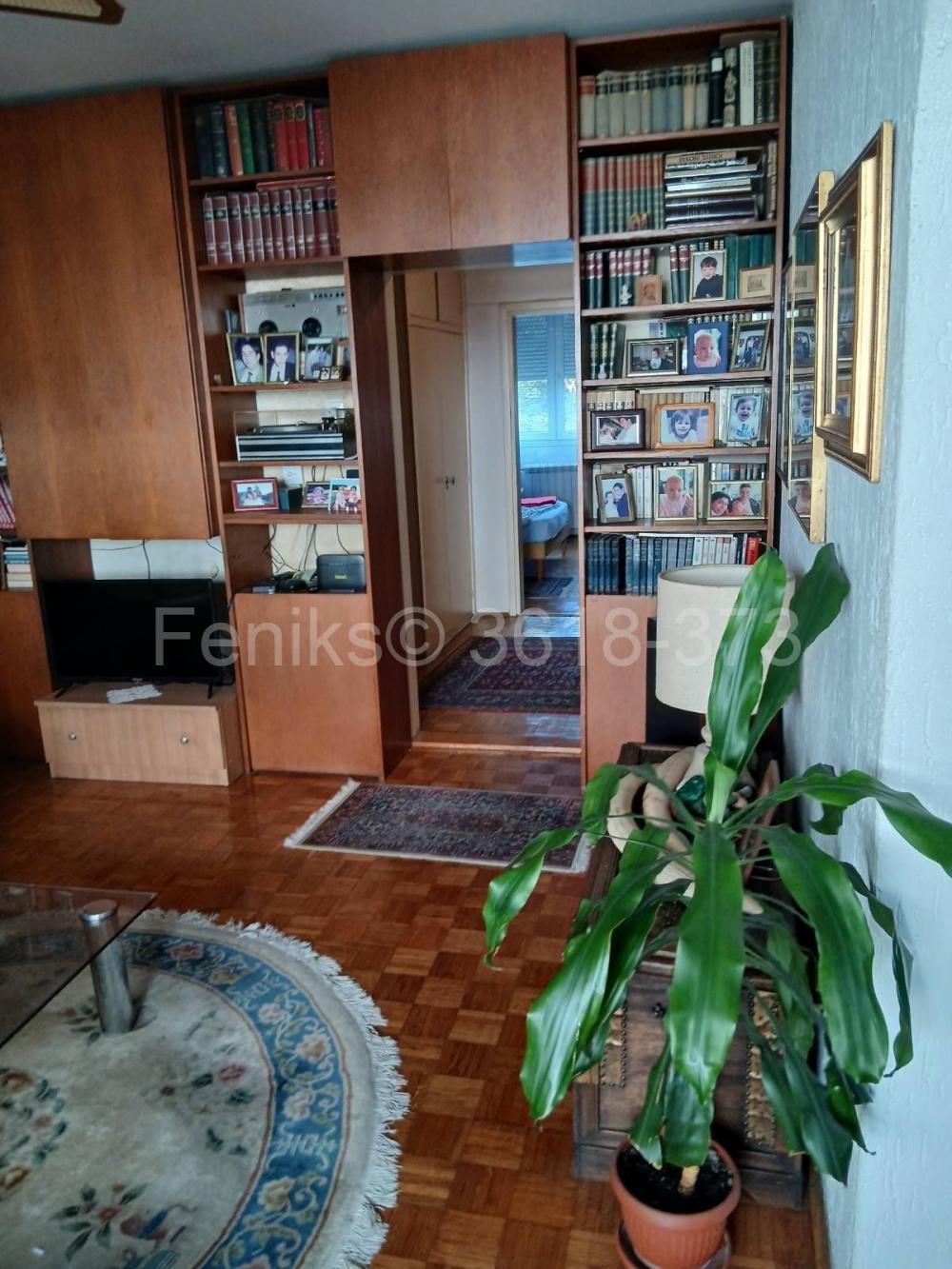 Stan na prodaju u Beogradu, trosoban, 89m2, cena 280000 evra