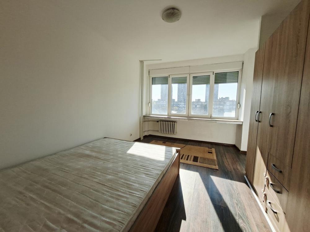 Stan na prodaju u Beogradu, Novi Beograd blok 23, trosoban, 70m2, cena 280000 evra