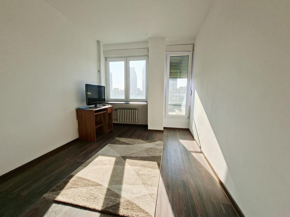 Stan na prodaju u Beogradu, Novi Beograd blok 23, trosoban, 70m2, cena 280000 evra