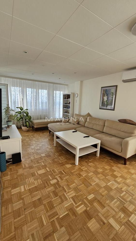 Stan na prodaju u Beogradu, Novi Beograd blok 45 (TC Enjub), trosoban, 90m2, cena 333000 evra