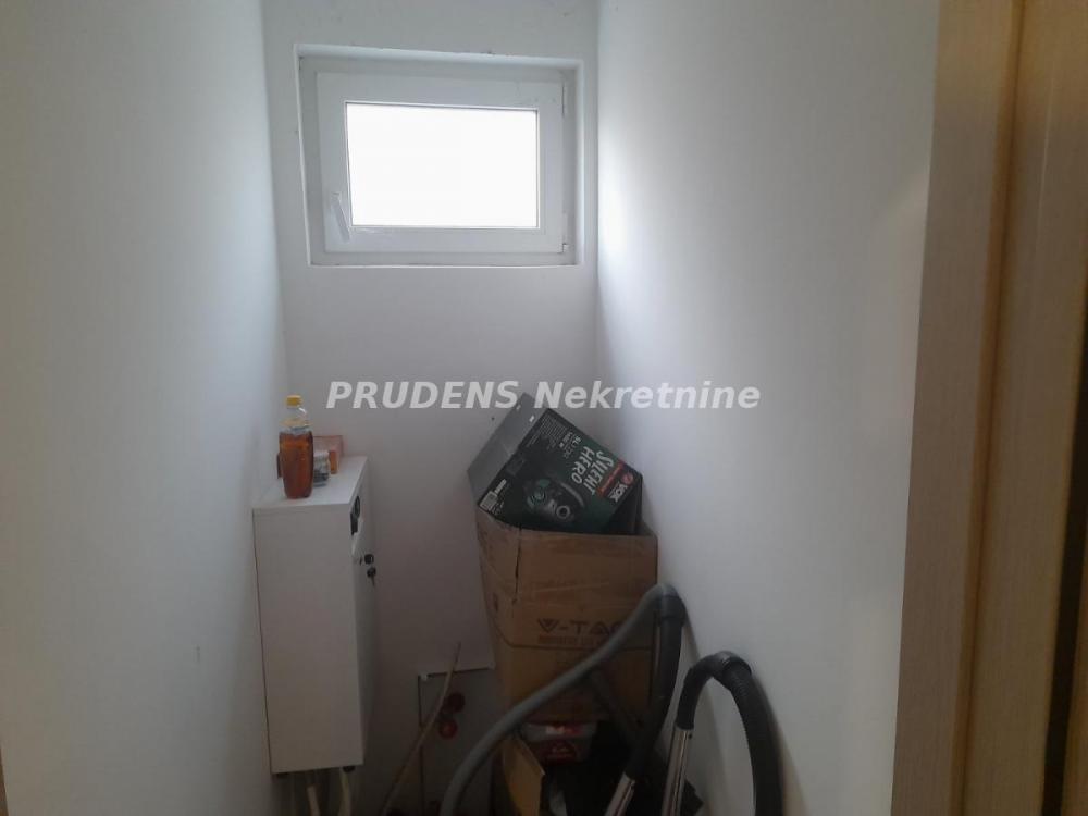 Stan na prodaju u Beogradu, Surčin, dvoiposoban, 57m2, cena 135500 evra