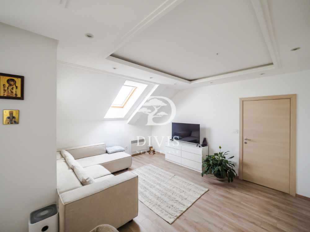 Stan na prodaju u Beogradu, Voždovac, cetvorosoban, 82m2, cena 287000 evra