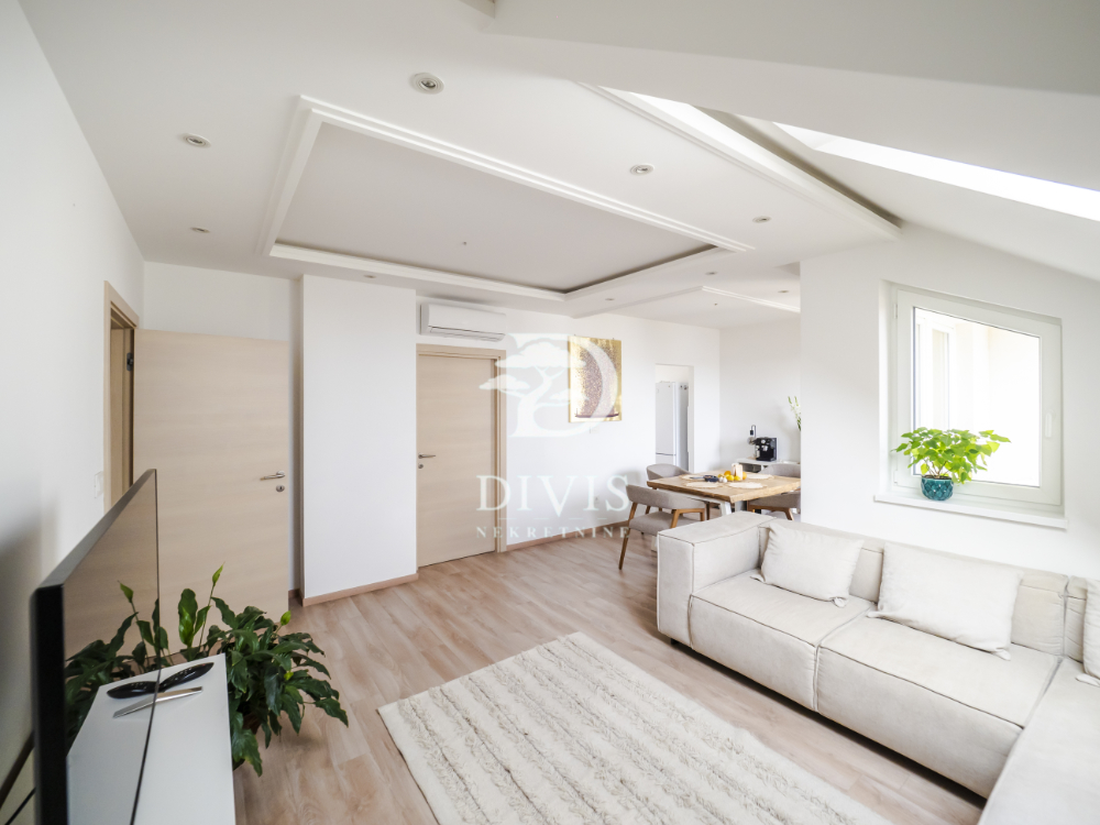 Stan na prodaju u Beogradu, Voždovac, cetvorosoban, 82m2, cena 287000 evra