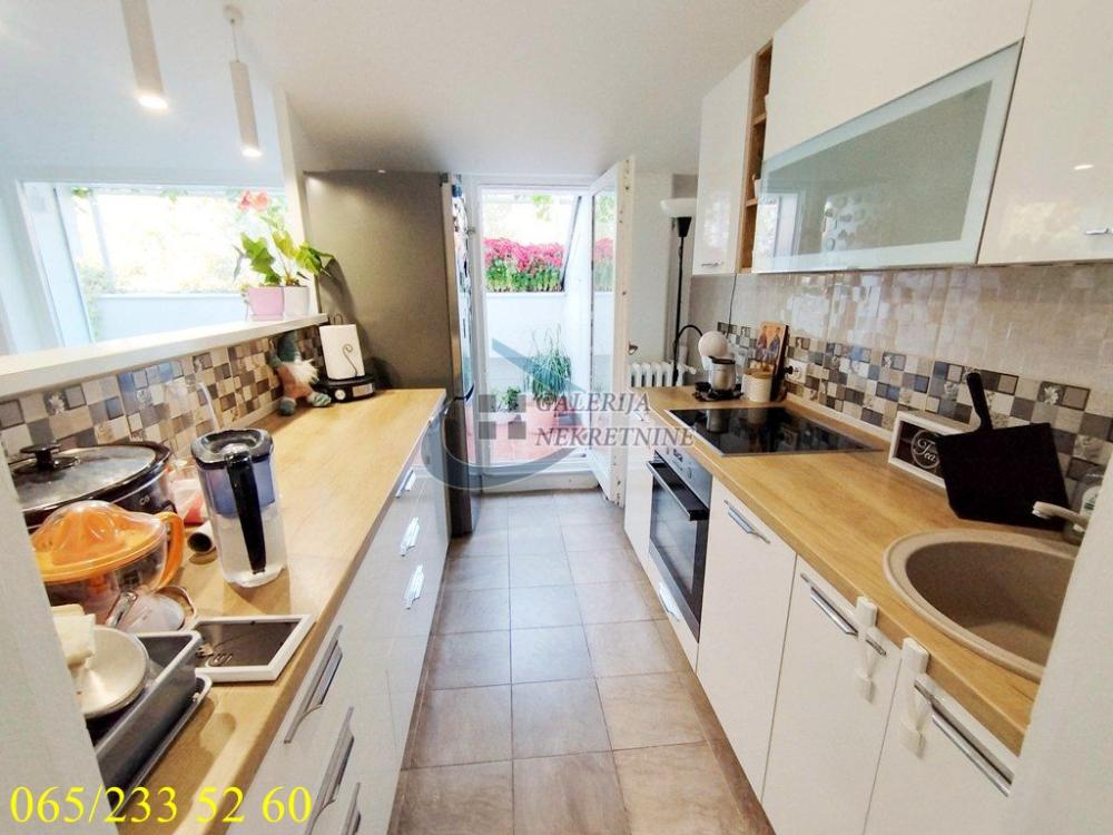 Stan na prodaju u Beogradu, Čukarica, dvosoban, 57m2, cena 170000 evra