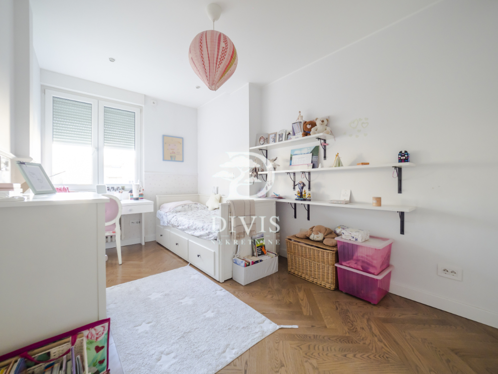 Stan na prodaju u Beogradu, Vračar,Kalenić pijaca, cetvorosoban, 103m2, cena 670000 evra