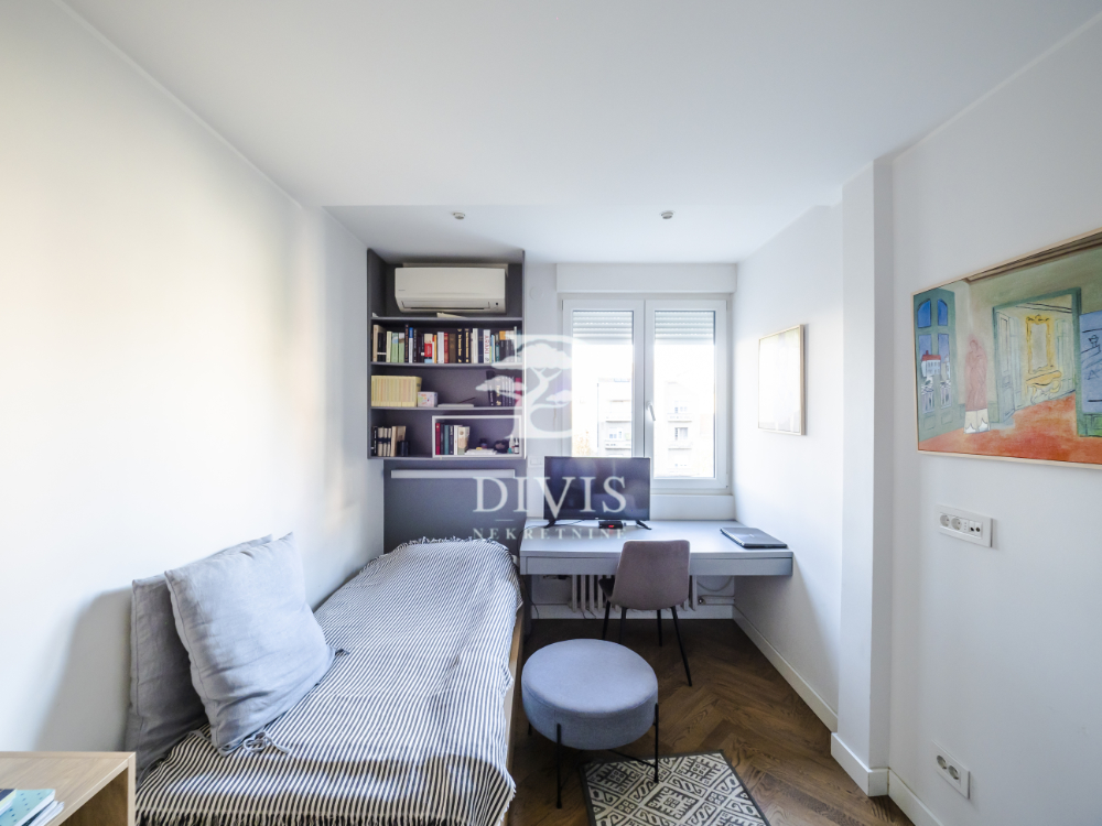 Stan na prodaju u Beogradu, Vračar,Kalenić pijaca, cetvorosoban, 103m2, cena 670000 evra