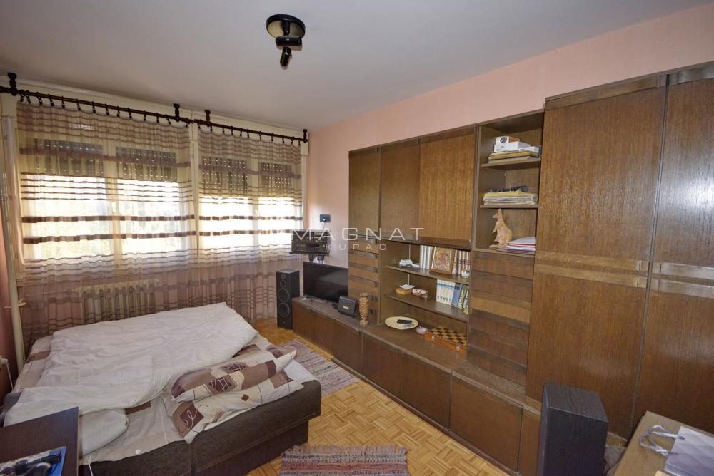 Stan na prodaju u Beogradu, Mirijevo, dvoiposoban, 70m2, cena 160000 evra