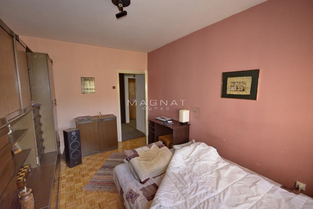 Stan na prodaju u Beogradu, Mirijevo, dvoiposoban, 70m2, cena 160000 evra