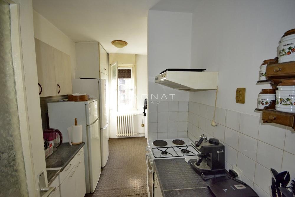 Stan na prodaju u Beogradu, Mirijevo, dvoiposoban, 70m2, cena 160000 evra