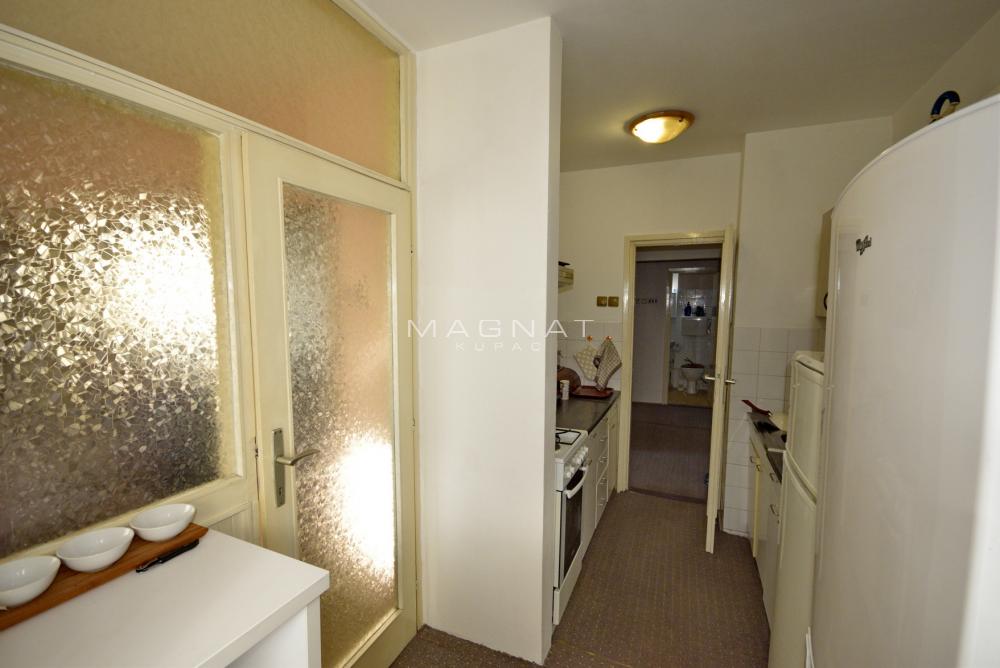 Stan na prodaju u Beogradu, Mirijevo, dvoiposoban, 70m2, cena 160000 evra