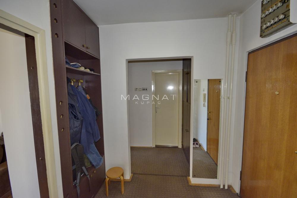 Stan na prodaju u Beogradu, Mirijevo, dvoiposoban, 70m2, cena 160000 evra