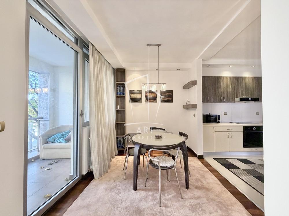 Stan na prodaju u Beogradu, Stari grad, trosoban, 88m2, cena 358400 evra