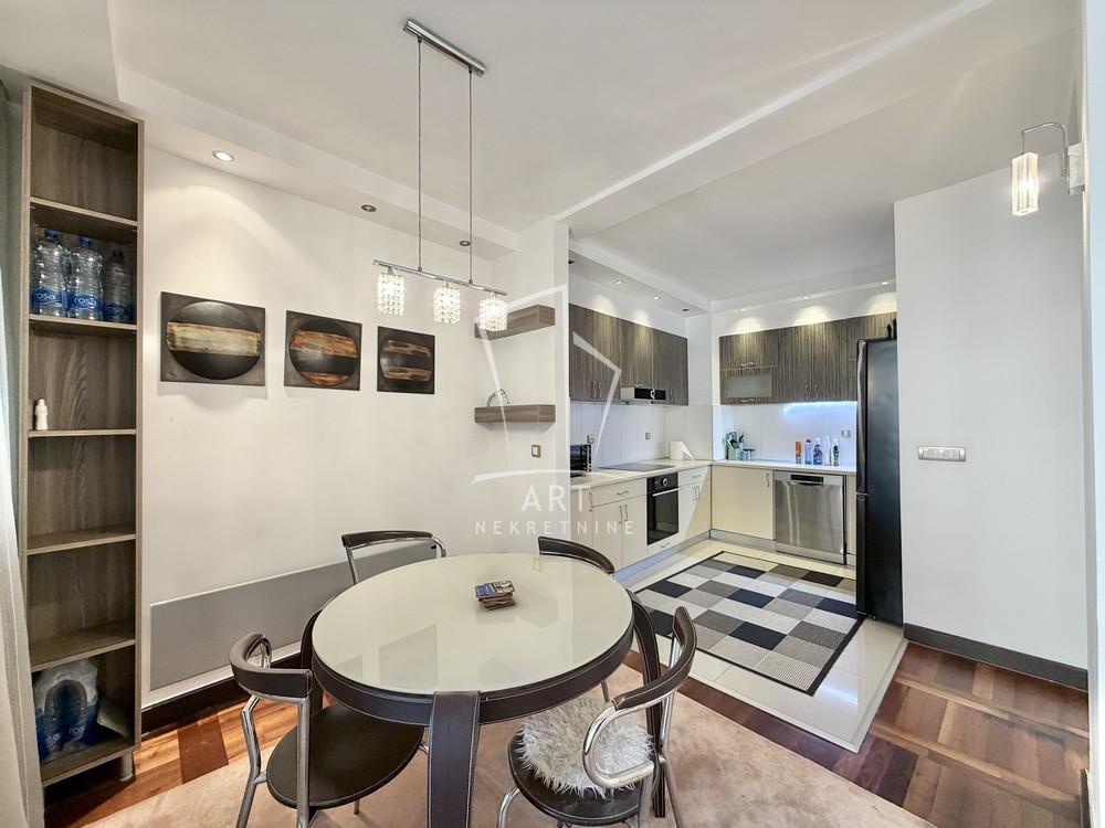 Stan na prodaju u Beogradu, Stari grad, trosoban, 88m2, cena 358400 evra