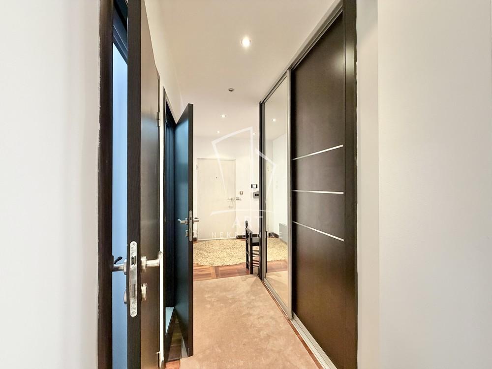 Stan na prodaju u Beogradu, Stari grad, trosoban, 88m2, cena 358400 evra