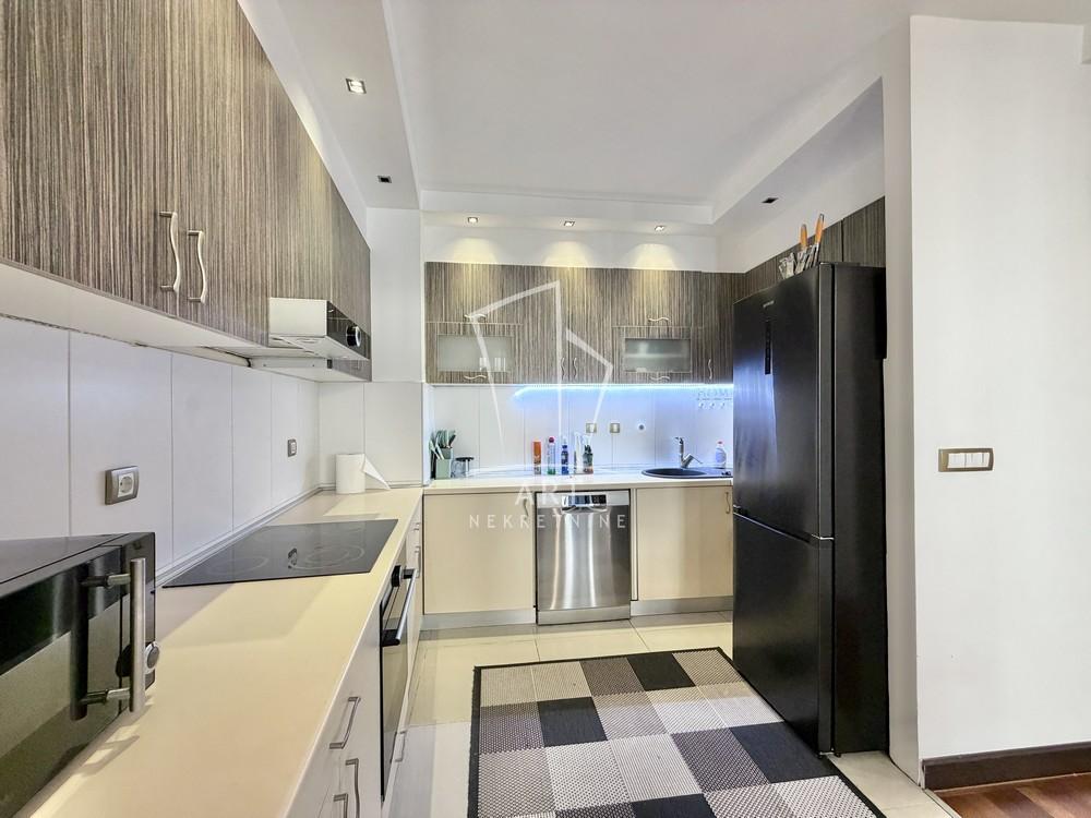 Stan na prodaju u Beogradu, Stari grad, trosoban, 88m2, cena 358400 evra