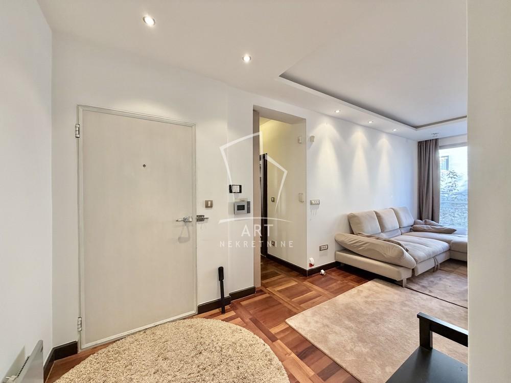 Stan na prodaju u Beogradu, Stari grad, trosoban, 88m2, cena 358400 evra