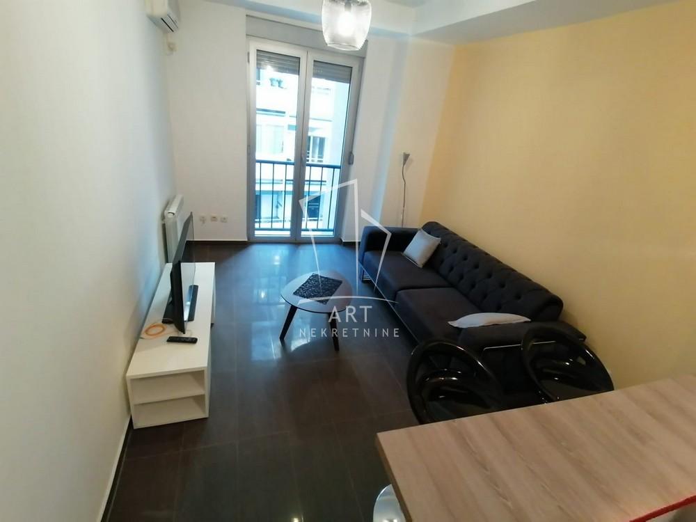 Stan na prodaju u Beogradu, Kalenić pijaca, dvosoban, 32m2, cena 179520 evra