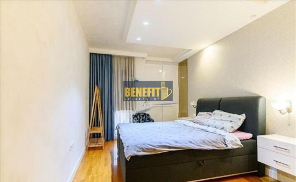 Stan na prodaju u Beogradu, Čubura, cetvorosoban, 97m2, cena 510000 evra