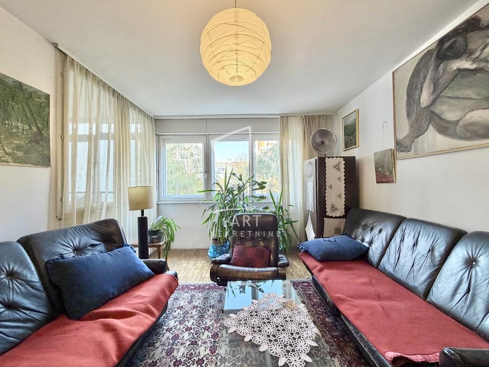 Stan na prodaju u Beogradu, Rakovica, trosoban, 77m2, cena 199000 evra