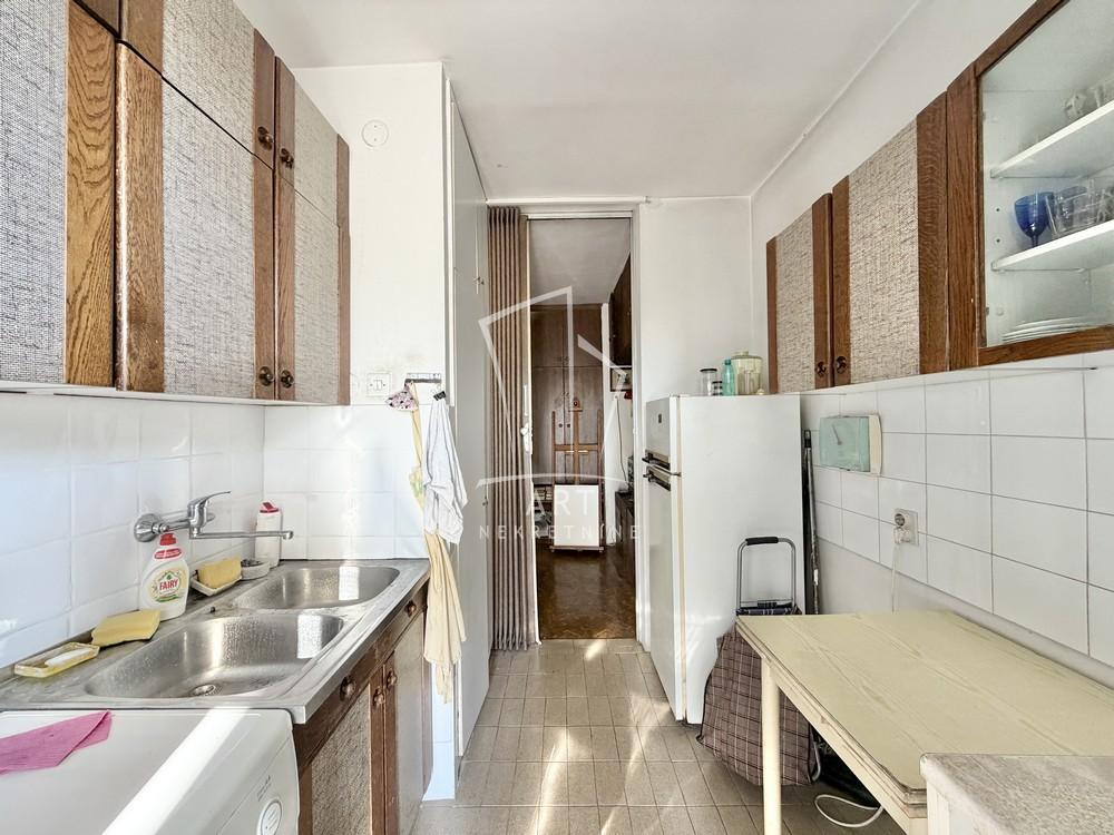 Stan na prodaju u Beogradu, Rakovica, trosoban, 77m2, cena 199000 evra