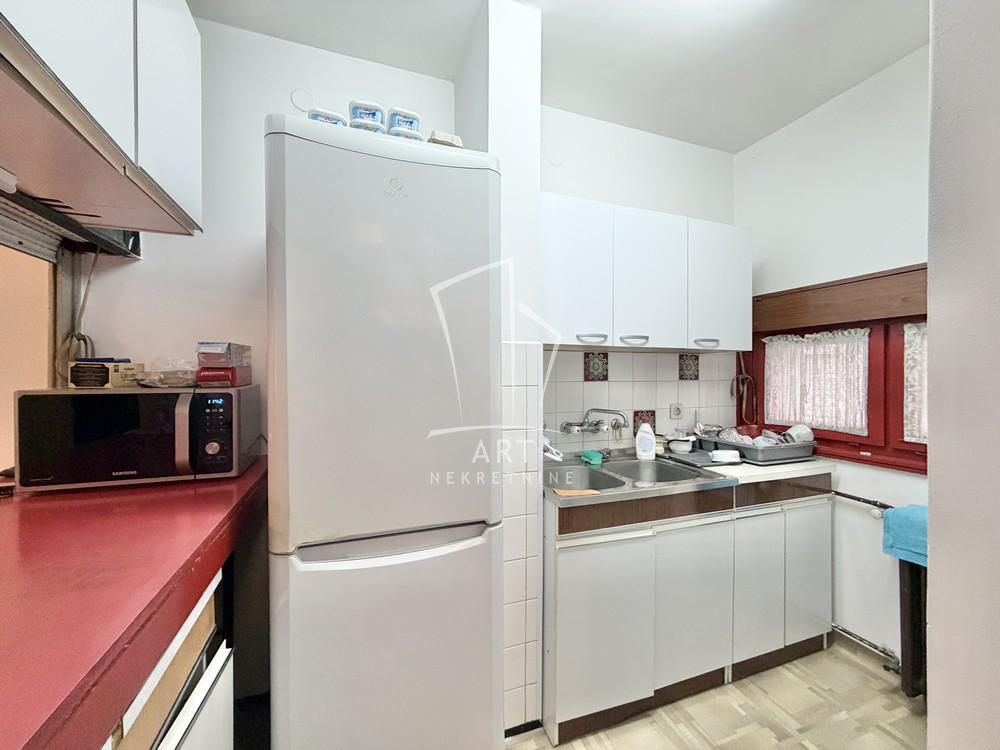 Stan na prodaju u Beogradu, Banjica, cetvorosoban, 85m2, cena 225000 evra