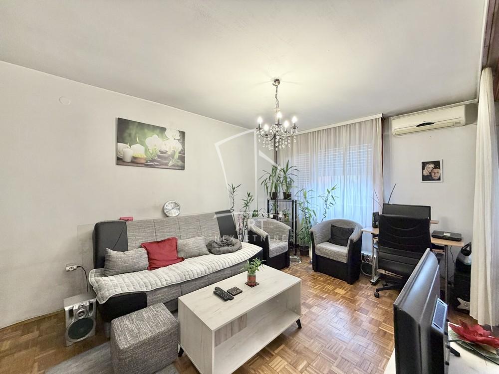 Stan na prodaju u Beogradu, Banjica, cetvorosoban, 85m2, cena 225000 evra