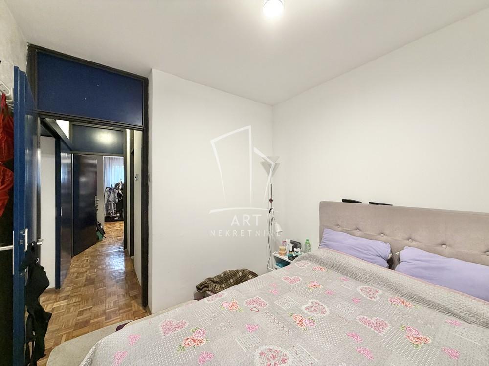 Stan na prodaju u Beogradu, Banjica, cetvorosoban, 85m2, cena 225000 evra