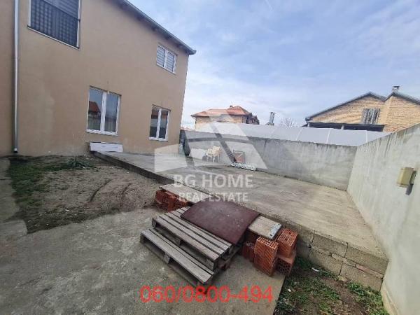 Stan na prodaju u Beogradu, Zemun, trosoban, 73m2, cena 125000 evra