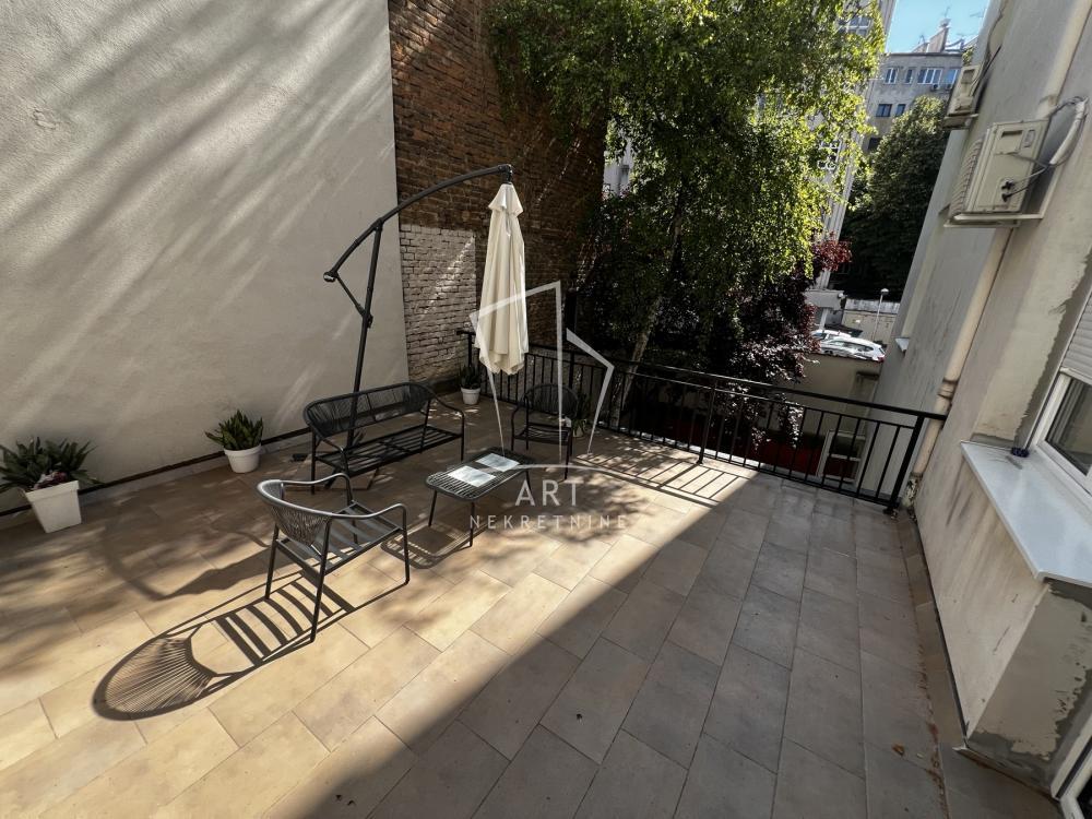 Stan na prodaju u Beogradu, Knez Mihailova, jednoiposoban, 53m2, cena 286000 evra